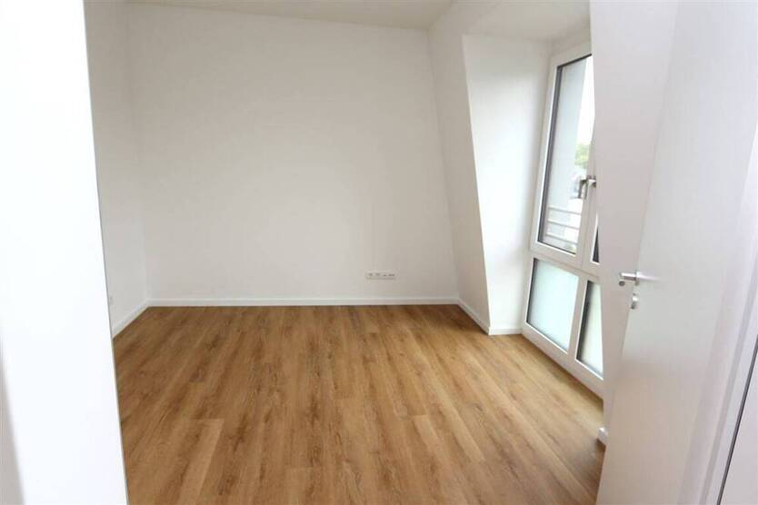 Wohnen im Neubau - Schöne 4-Zimmer-Wohnung mit großem Balkon