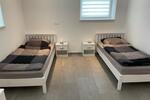 Wohnen auf Zeit Unterwellenborn - 3 Zimmer, 96 m&sup2;, 25&euro; | Angebot:21353198