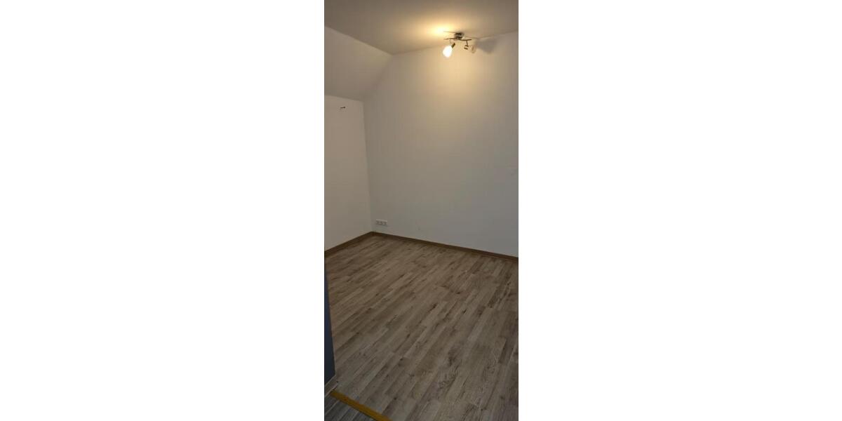Etagenwohnung Dörentrup - 4 Zimmer, 100 m&sup2;, 590&euro; | Angebot:24753164
