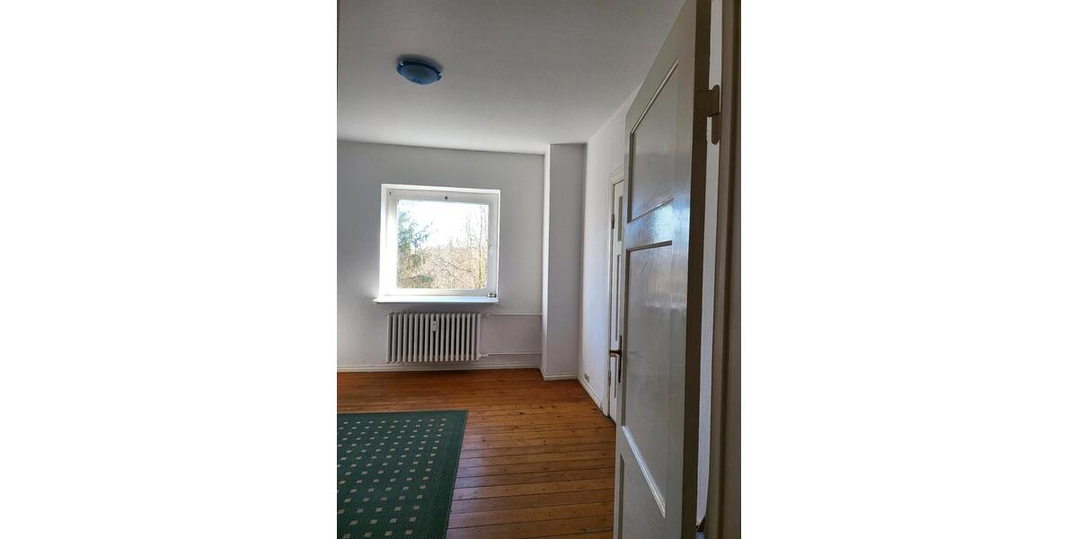 Dachgeschoßwohnung Flensburg - 3 Zimmer, 64 m&sup2;, 599&euro; | Angebot:25810800