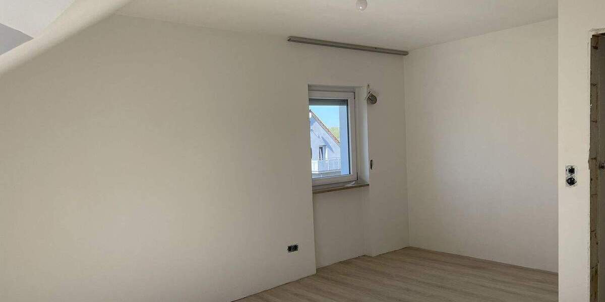 Etagenwohnung Giebelstadt - 3 Zimmer, 82 m&sup2;, 695&euro; | Angebot:26657142