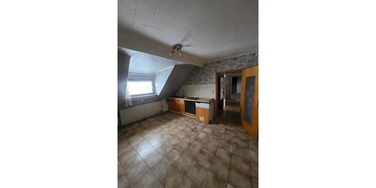 Dachgeschoßwohnung Neunkirchen - 4 Zimmer, 95 m&sup2;, 550&euro; | Angebot:24796284