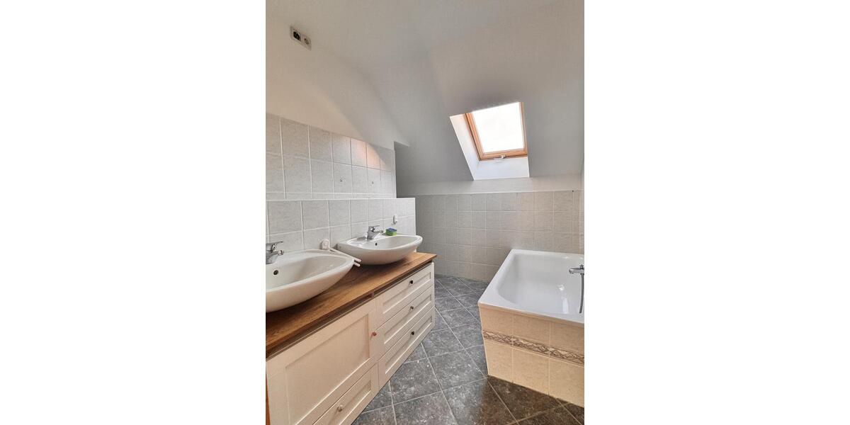 Reihenhaus Bannewitz - 6 Zimmer, 166 m&sup2;, 2.158&euro; | Angebot:25977535