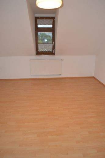 Etagenwohnung Kitzingen - 3 Zimmer, 109 m&sup2;, 885&euro; | Angebot:24733824