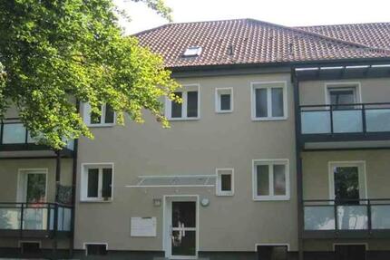 Schöner Wohnen! Frisch renovierte, geräumige 2,5 - Zimmer-Wohnung mit Balkon! zimmer