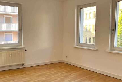 Wohnung zum Mieten in Nürnberg 1.130 € 90 m² 4 zimmer
