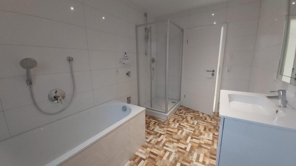 Etagenwohnung Esslingen am Neckar Brühl - 4 Zimmer, 107 m&sup2;, 1.850&euro; | Angebot:25105261