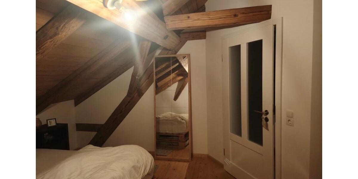 Geschmackvolle Dachgeschosswohnung - Ortszentrum Hutthurm 2 zimmer