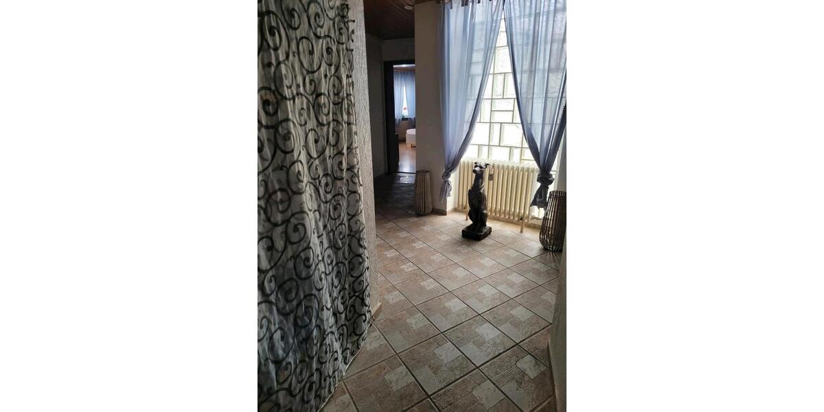 Dachgeschoßwohnung Neustadt an der Weinstraße - 3 Zimmer, 102 m&sup2;, 1.200&euro; | Angebot:25793727