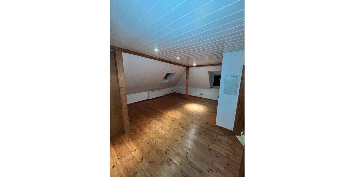 Etagenwohnung Karben - 4 Zimmer, 150 m&sup2;, 1.500&euro; | Angebot:25343839