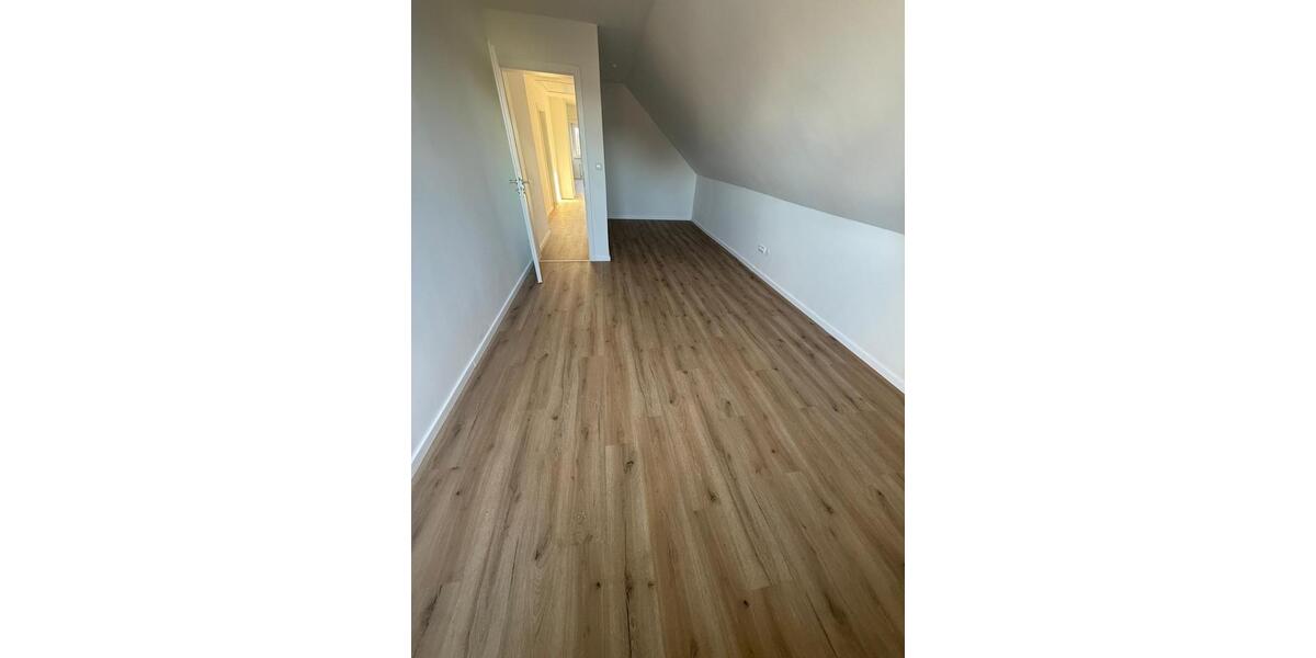 Etagenwohnung Bergen - 4 Zimmer, 100 m&sup2;, 950&euro; | Angebot:26445325
