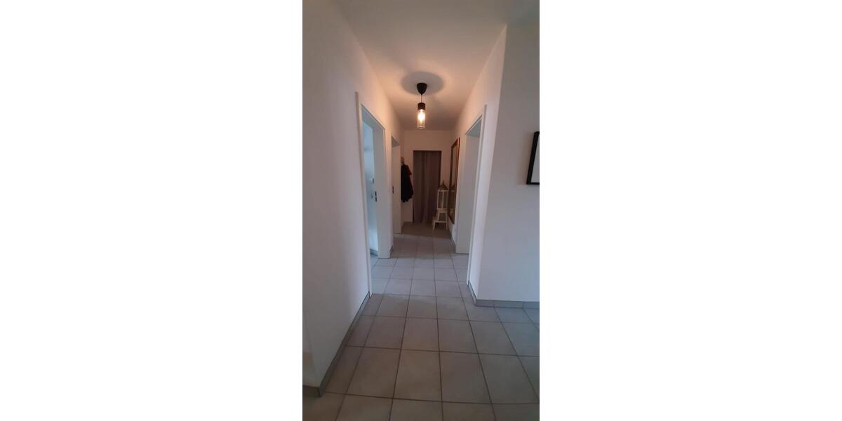 Etagenwohnung Bruchsal - 4 Zimmer, 90 m&sup2;, 1.100&euro; | Angebot:25085419