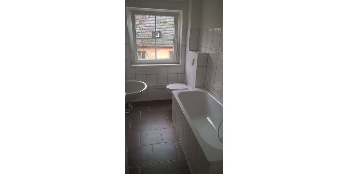 Etagenwohnung Bitterfeld Anhaltsiedlung - 1 Zimmer, 35 m&sup2;, 295&euro; | Angebot:26886609