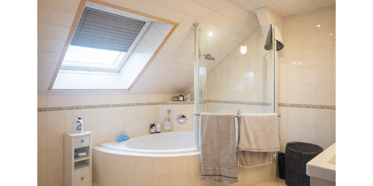 Dachgeschoßwohnung Dieblich - 4 Zimmer, 120 m&sup2;, 890&euro; | Angebot:25942877