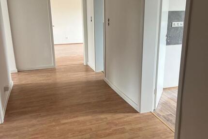 Wohnung Lügde - 3 Zimmer, 83 m&sup2;, 650&euro; | Angebot:21898708