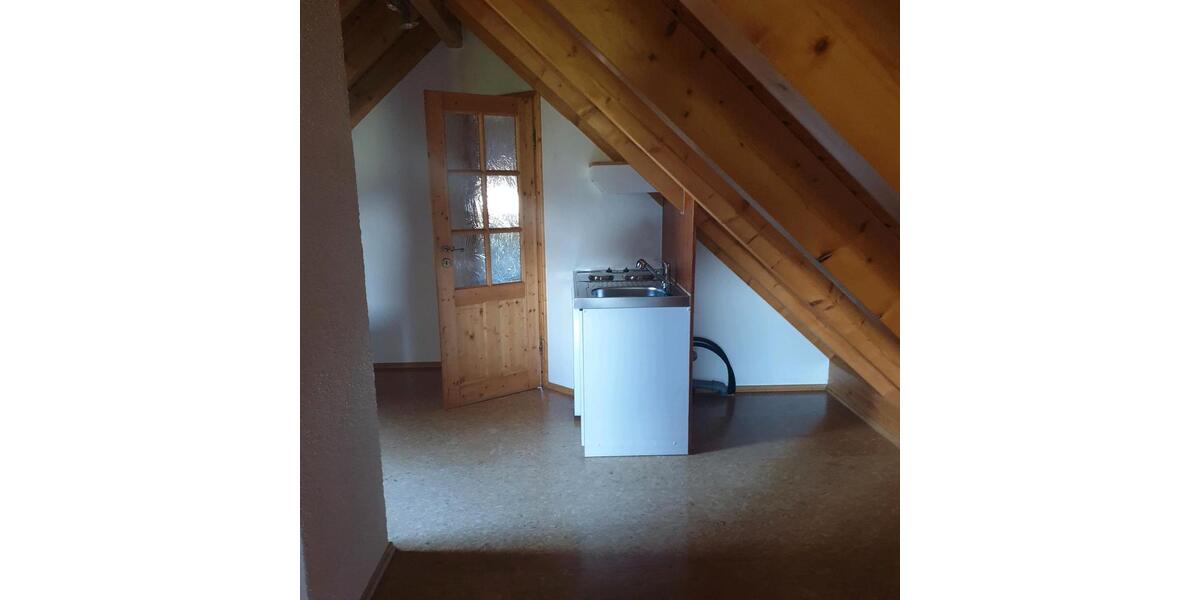 Dachgeschoßwohnung Herrieden - 3.5 Zimmer, 150 m&sup2;, 1.180&euro; | Angebot:25326585