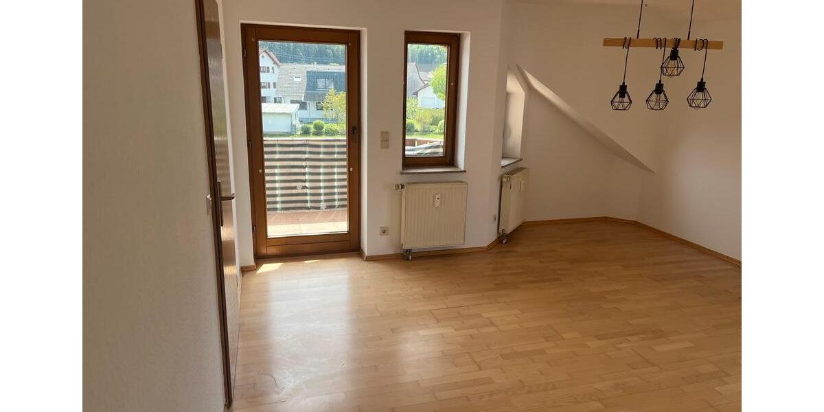 Dachgeschoßwohnung Geisingen - 3 Zimmer, 70 m&sup2;, 1.050&euro; | Angebot:26565515