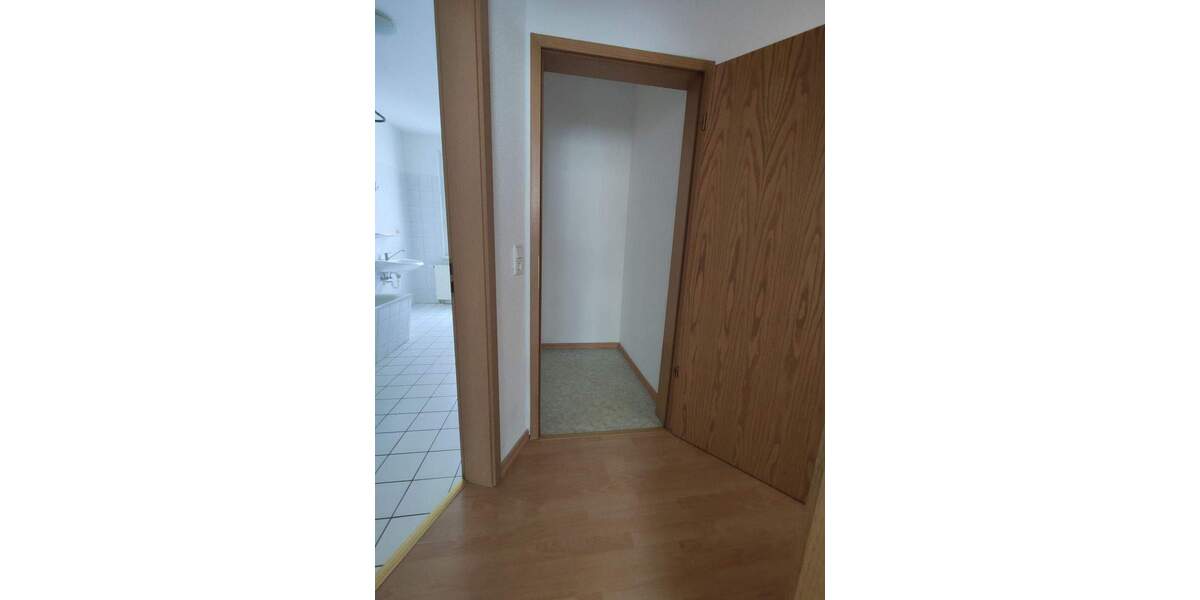 Etagenwohnung Weißenfels - 3 Zimmer, 89 m&sup2;, 530&euro; | Angebot:25050969