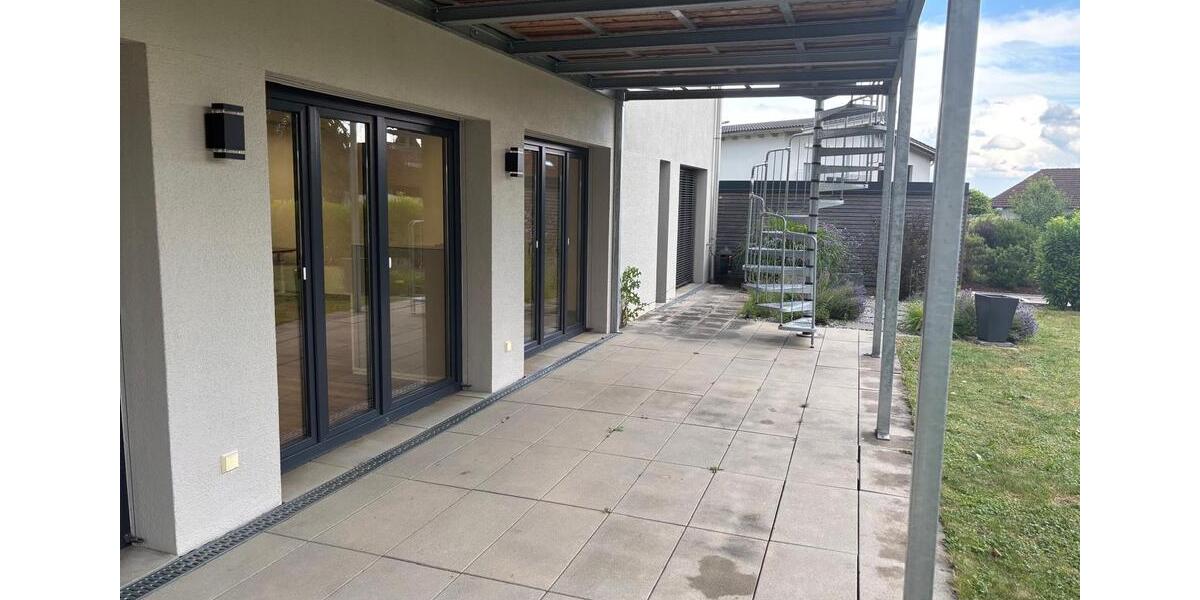 Erdgeschoßwohnung Pfarrkirchen - 3 Zimmer, 120 m&sup2;, 1.080&euro; | Angebot:26262654