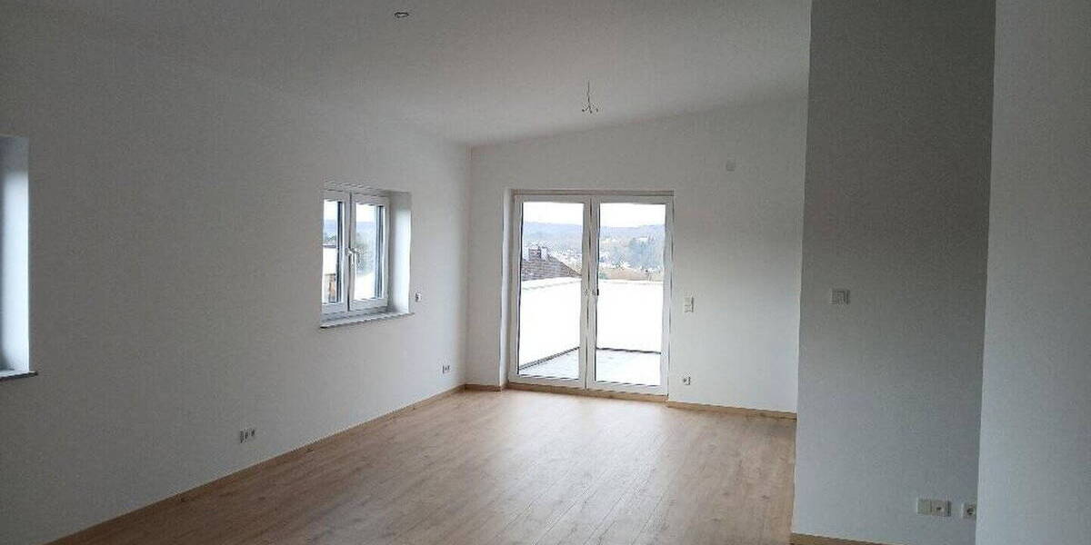 Etagenwohnung Hadamar - 3 Zimmer, 126 m&sup2;, 1.400&euro; | Angebot:26268985