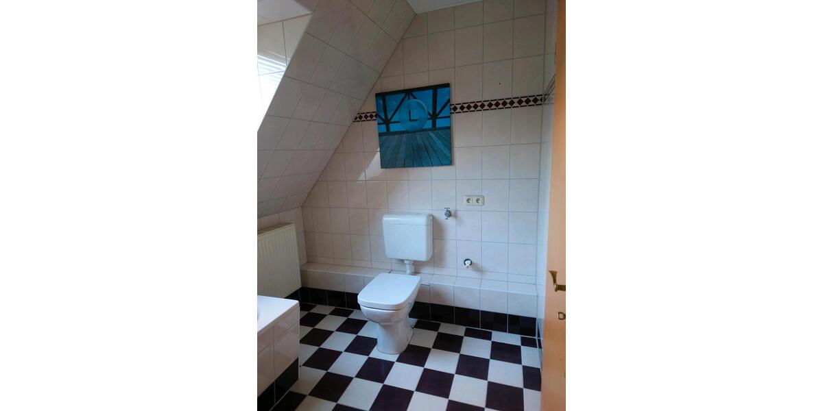 Dachgeschoßwohnung Husby - 2.5 Zimmer, 65 m&sup2;, 600&euro; | Angebot:24215454