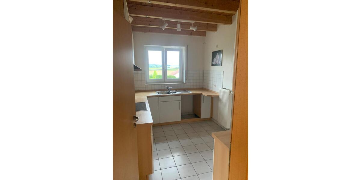 Großzügig geschnittene 3-Zi-Wohnung mit Balkon und Einbauküche zimmer