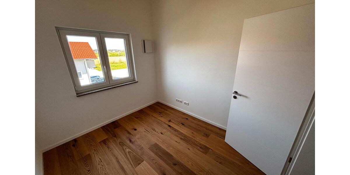 Dachgeschoßwohnung Feichten an der Alz - 4 Zimmer, 89 m&sup2;, 1.215&euro; | Angebot:25481408
