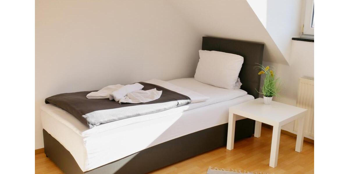 Wohnen auf Zeit Schwandorf - 3 Zimmer, 60 m&sup2;, 84&euro; | Angebot:18415461