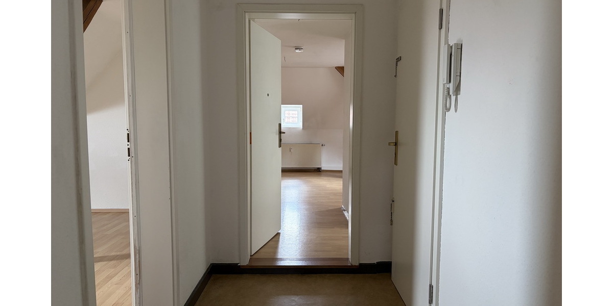 Wohnen über dem Buttermarkt - Dachgeschoßwohnung Gotha | Angebot:27025378