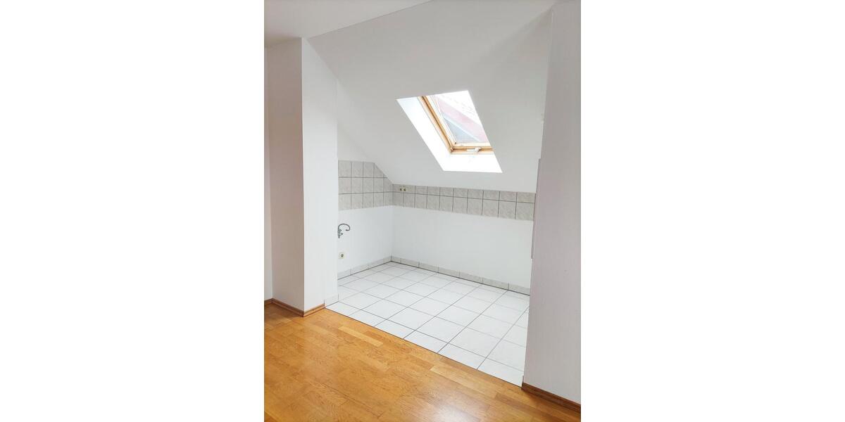 Dachgeschoßwohnung Arnstorf - 2 Zimmer, 75 m&sup2;, 550&euro; | Angebot:26546298