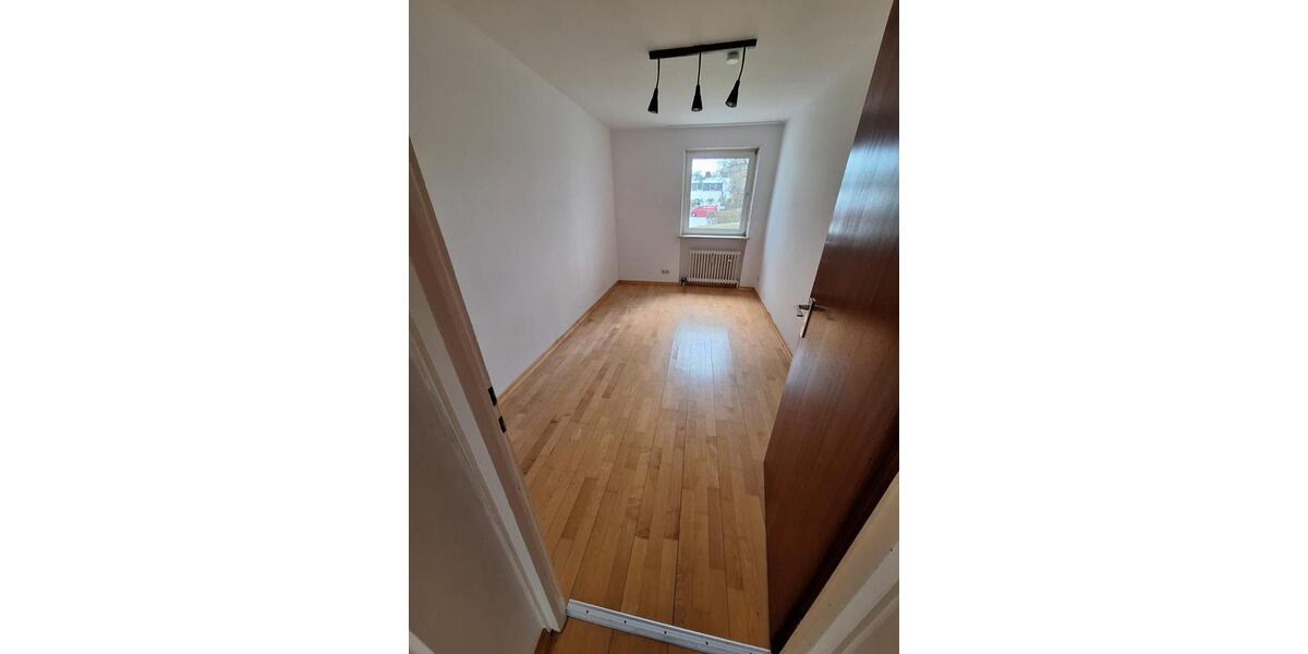 Hochparterre München Thalkirchen-Obersendling-Forstenried-Fürstenried-S - 4 Zimmer, 82 m&sup2;, 1.460&euro; | Angebot:25962913