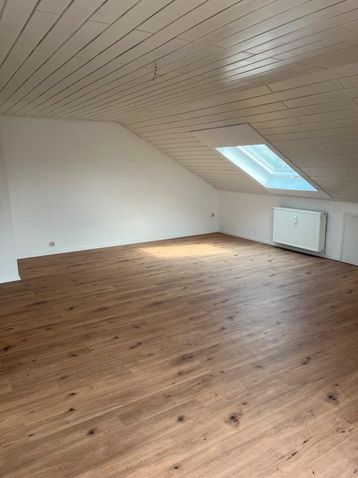 Helle 1,5 Zimmer Wohnung