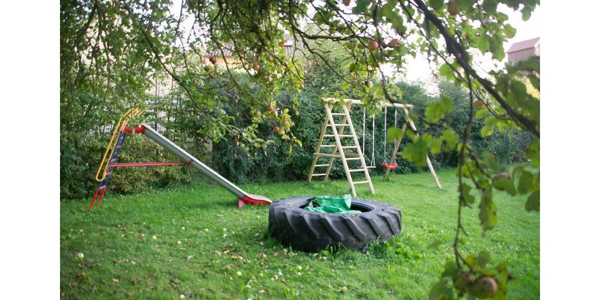 Dachgeschoßwohnung Ichenhausen - 4 Zimmer, 110 m&sup2;, 1.300&euro; | Angebot:24611884