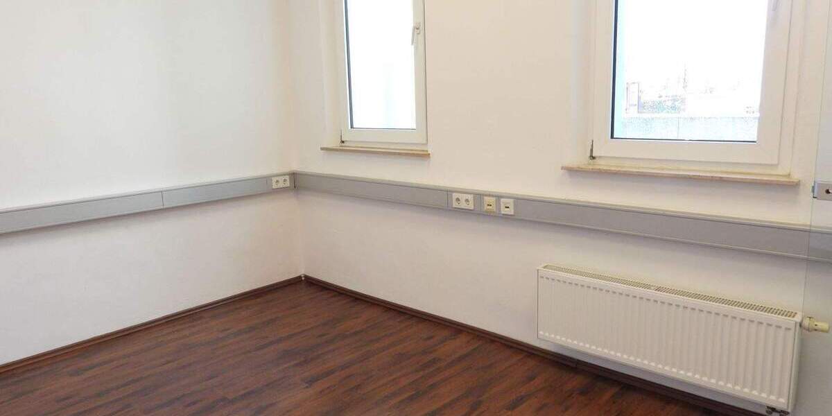Gewerbeobjekt Nürnberg St Peter - 4 Zimmer, 128 m&sup2;, 890&euro; | Angebot:26107300