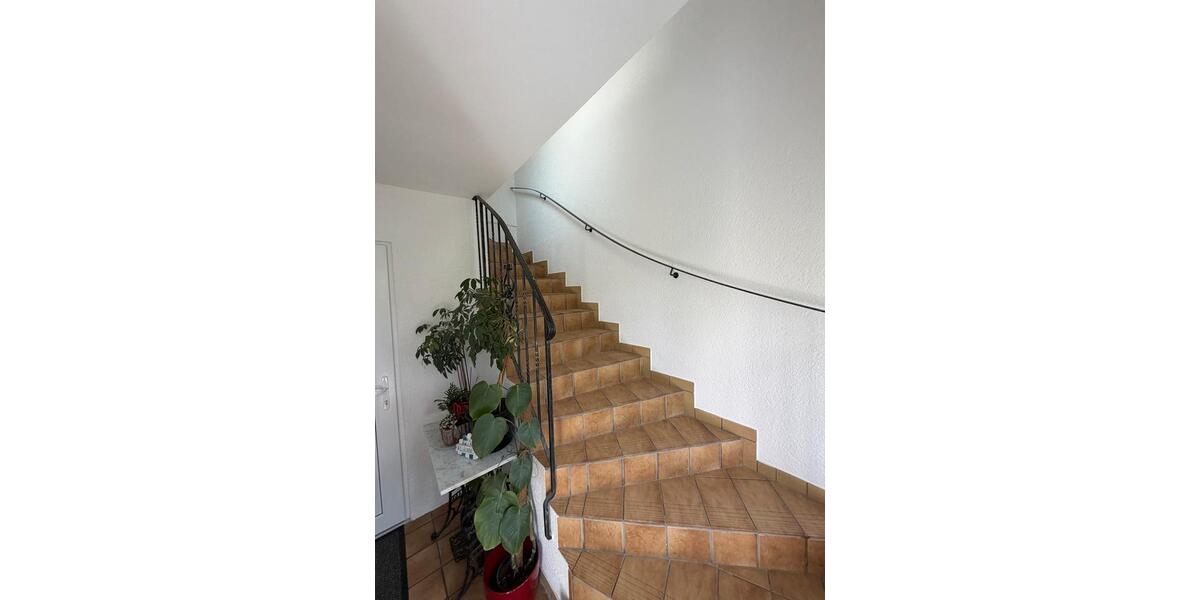 Dachgeschoßwohnung Grünberg - 1 Zimmer, 92 m&sup2;, 1.150&euro; | Angebot:26336177