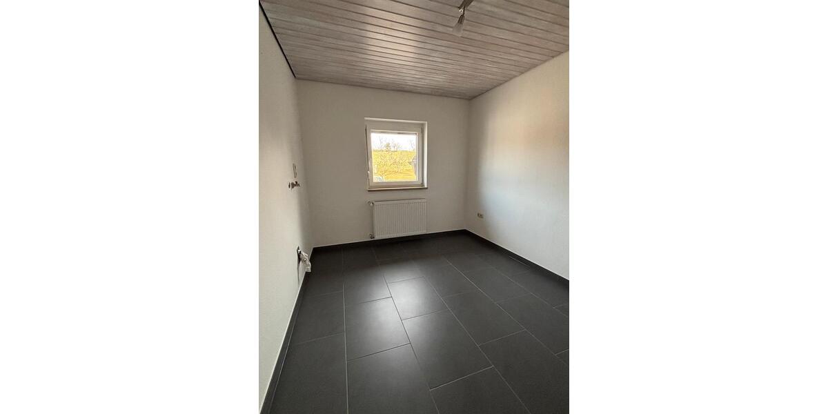 Etagenwohnung Absberg - 5 Zimmer, 106 m&sup2;, 840&euro; | Angebot:26040551
