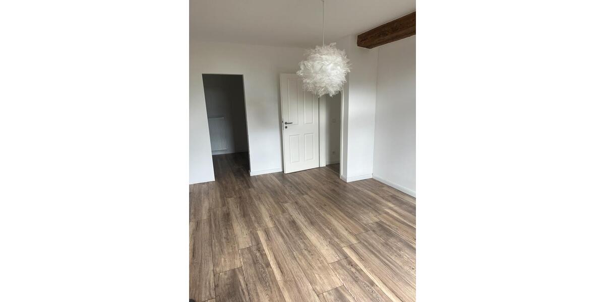 Etagenwohnung Wassenberg - 4 Zimmer, 150 m&sup2;, 1.500&euro; | Angebot:26652924