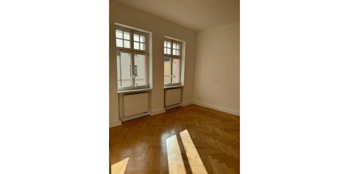 Etagenwohnung Weimar - 4 Zimmer, 102 m&sup2;, 1.200&euro; | Angebot:25991215