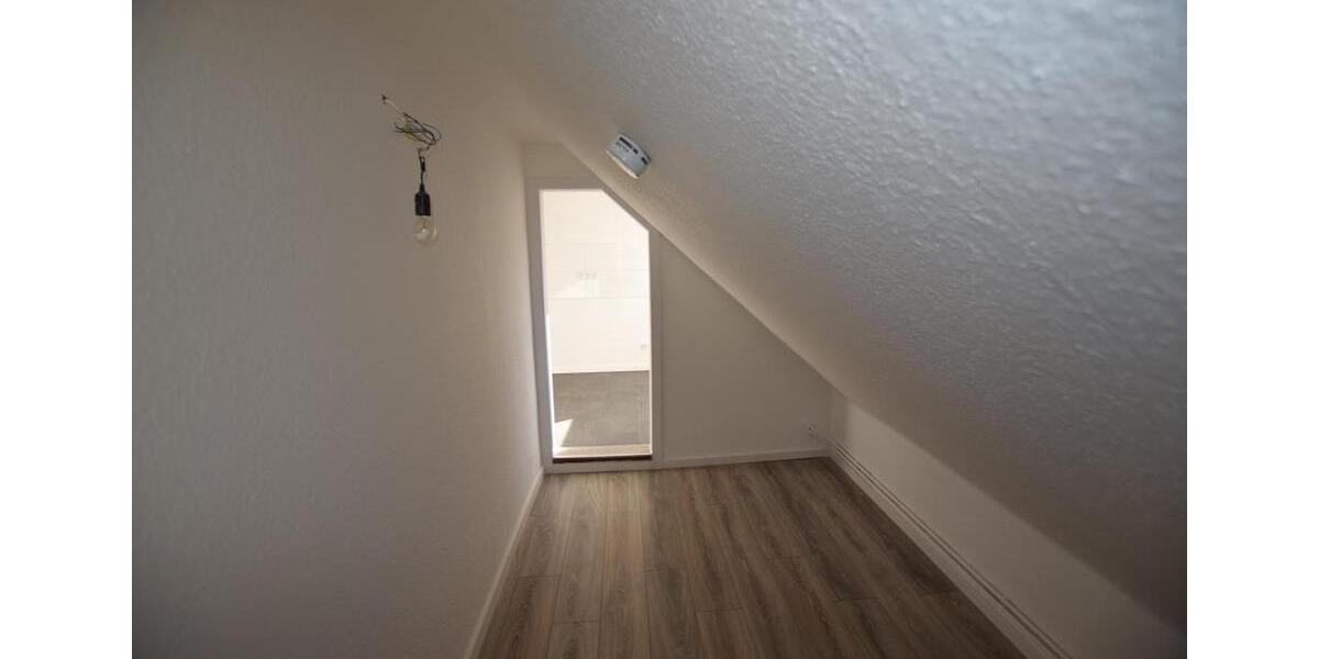 Dachgeschoßwohnung Hameln - 2 Zimmer, 50 m&sup2;, 350&euro; | Angebot:26671606