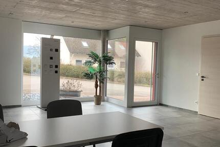 Gewerberaum mit großem Schaufenster in Küssaberg zu vermieten zimmer