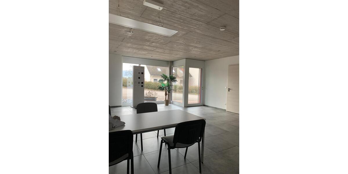 Gewerberaum mit großem Schaufenster in Küssaberg zu vermieten zimmer