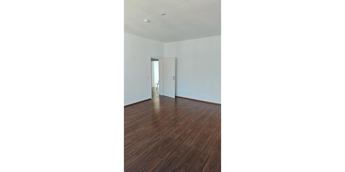 Etagenwohnung Wilhelmshaven - 4 Zimmer, 123 m&sup2;, 820&euro; | Angebot:26195416