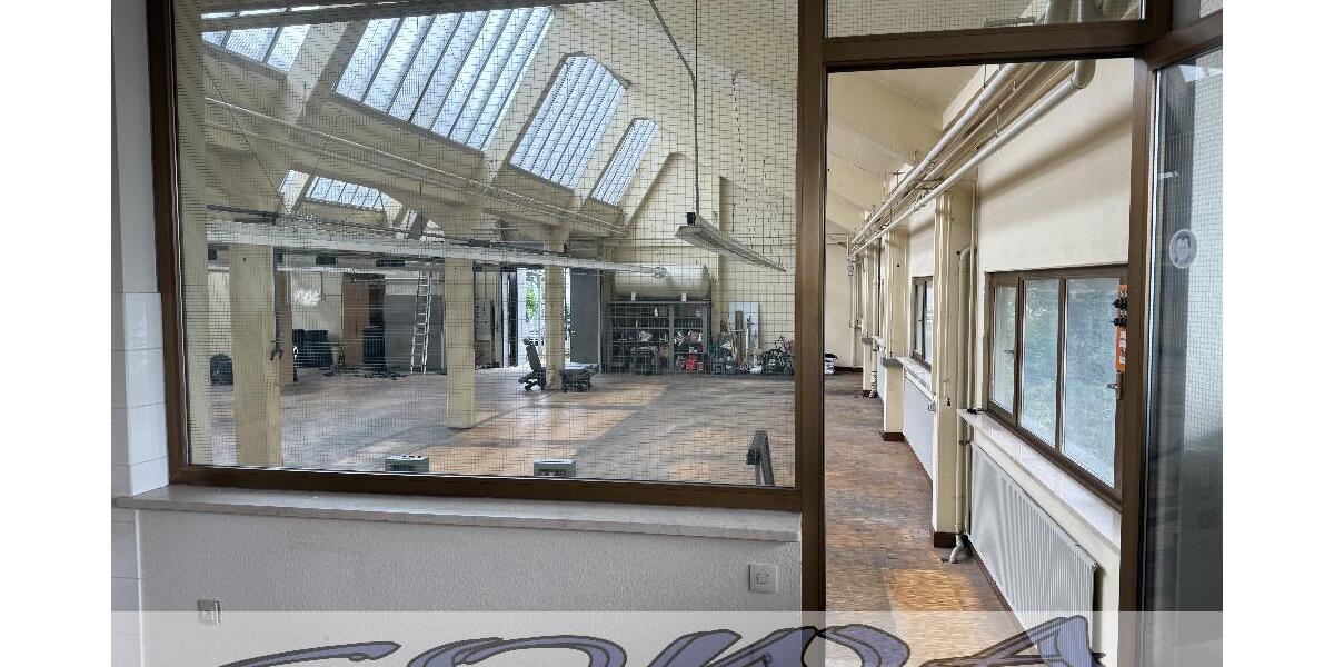 Wohnhaus mit Innenpool und Sauna in einer guten Lage in Gaimersheim, mit Gewerbefläche - Ein Objekt von Ihrem Immobilienpartner SOWA Immobilien und Finanzen 1 zimmer