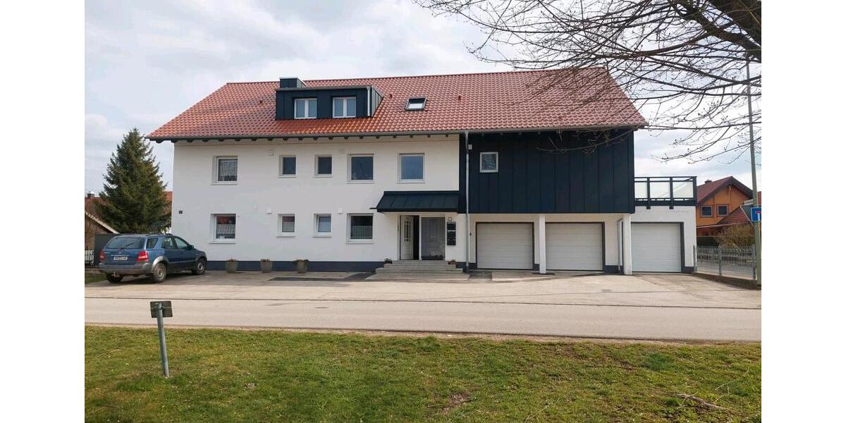 Dachgeschoßwohnung Rammingen - 4 Zimmer, 131 m&sup2;, 1.600&euro; | Angebot:26116391