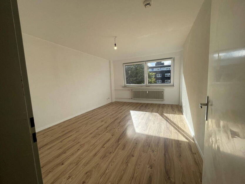 **Moderne, helle & frisch renovierte 2,5-Zimmer-Wohnung in Oberbarmen - mit Balkon & Aufzug**