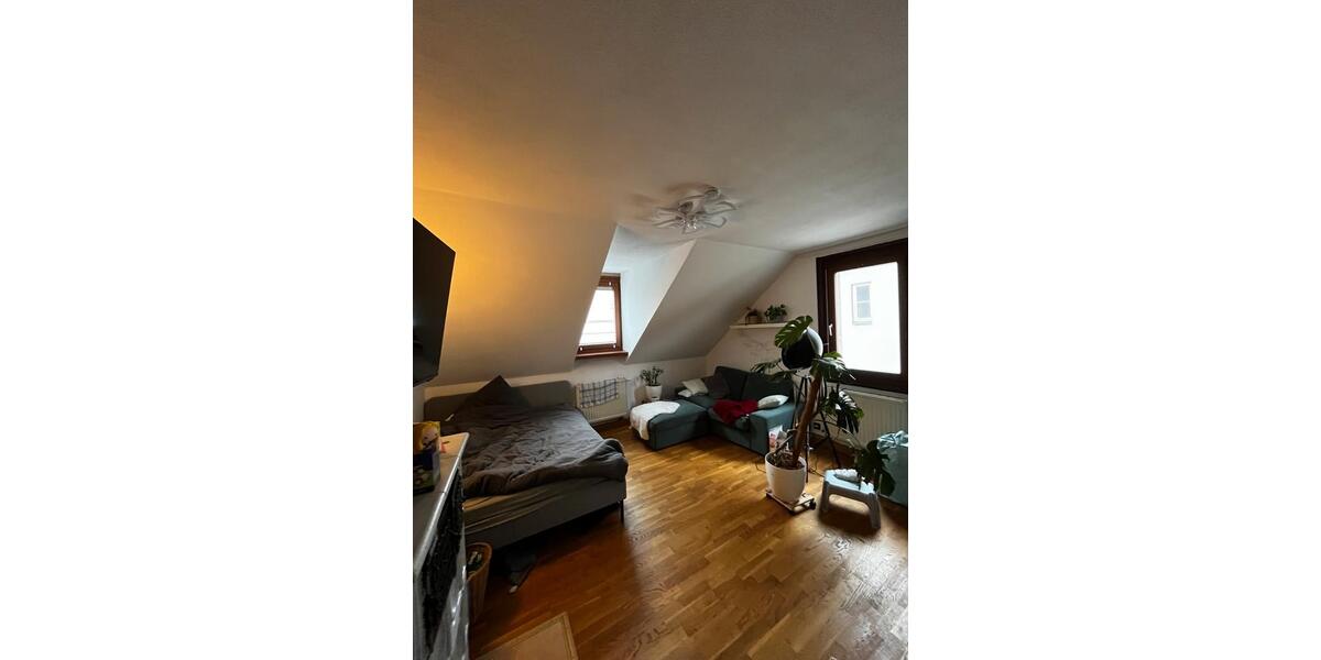 Schönes WG-Zimmer mit Büro 2 zimmer