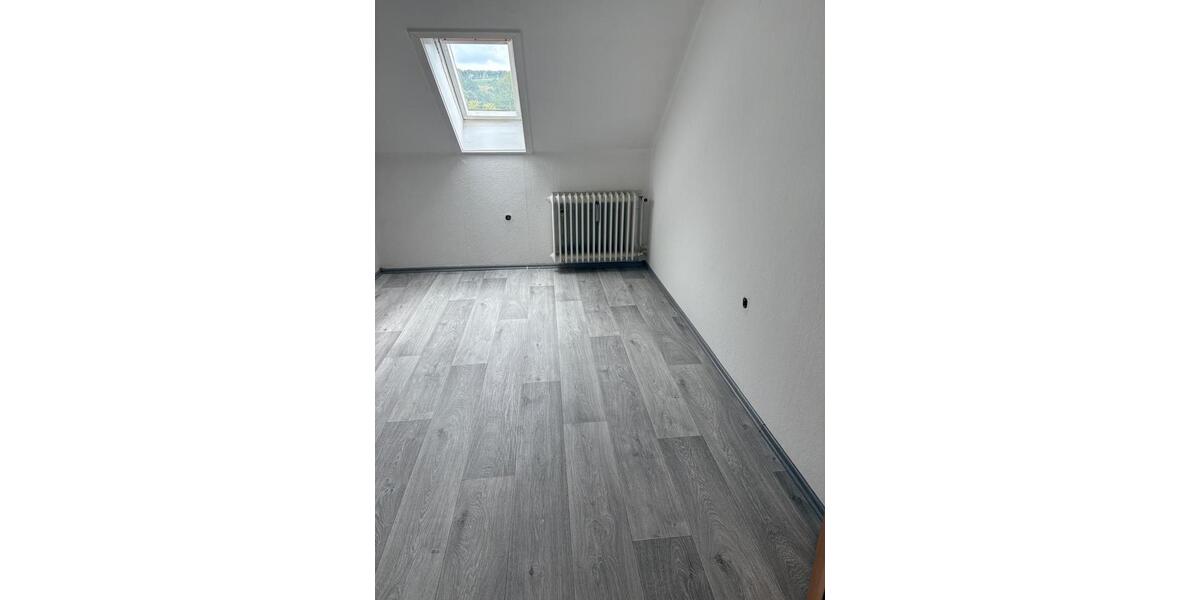 Dachgeschoßwohnung Hessisch Oldendorf - 3 Zimmer, 80 m&sup2;, 800&euro; | Angebot:24378129