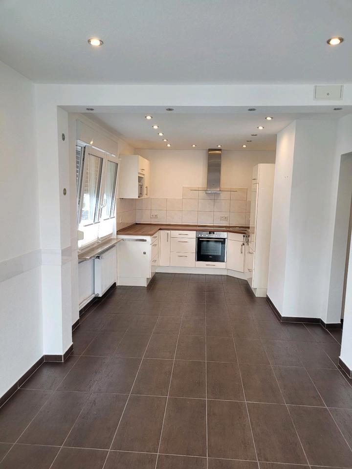 3 Zimmer Wohnung mit 2 Balkone in Sindelfingen 1200 € Kaltmiete