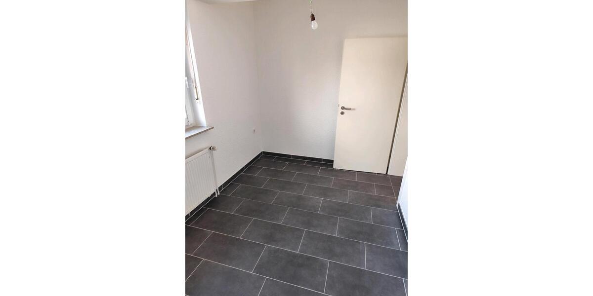 Etagenwohnung Halle - 4 Zimmer, 96 m&sup2;, 950&euro; | Angebot:25831655