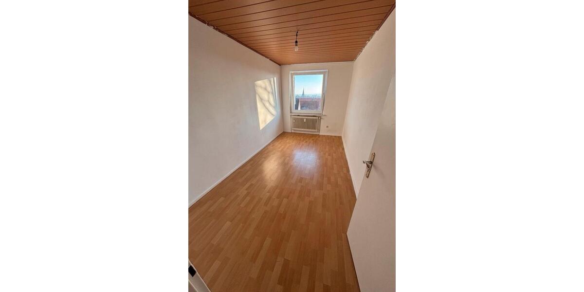 Dachgeschoßwohnung Schöppenstedt - 4 Zimmer, 78 m&sup2;, 700&euro; | Angebot:24774028